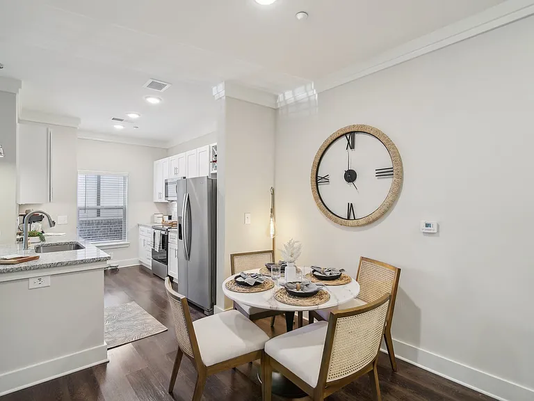 Somerset Apartments — Photo 7