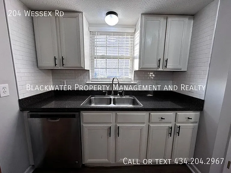 204 Wessex Rd — Photo 5