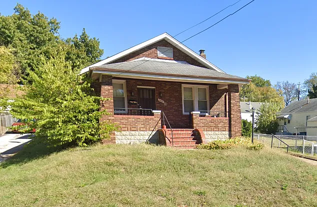 2409 Shannon Ave — Photo 1