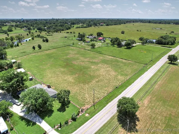 N Memorial Dr, Collinsville, OK 74021