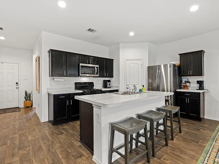 5326 Shady Olive St — Photo 12