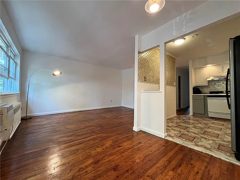 2077 E 54th St #2 — Photo 3