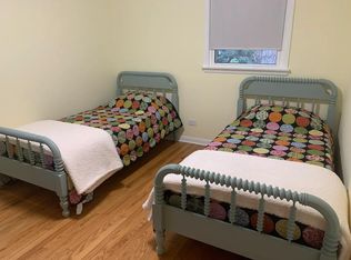 706 Quassey Ave, Lake Bluff, IL 60044