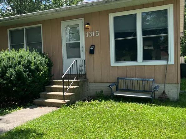 1315 Tremont St, Cedar Falls, IA 50613