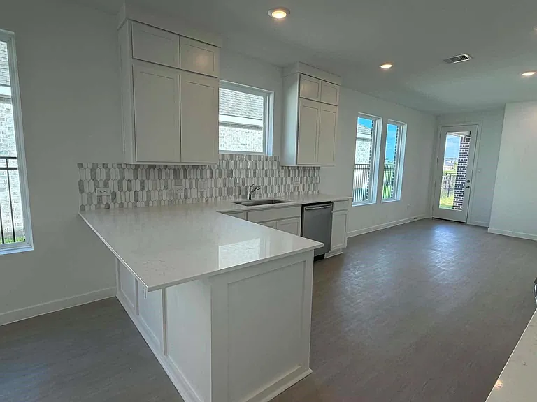 27451 Sunterra Village Dr — Photo 7