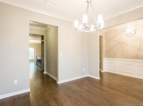 5th image of 100 Isabella Ct