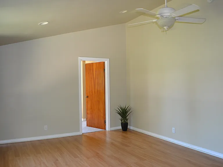 870 Pine Grove Ave — Photo 9