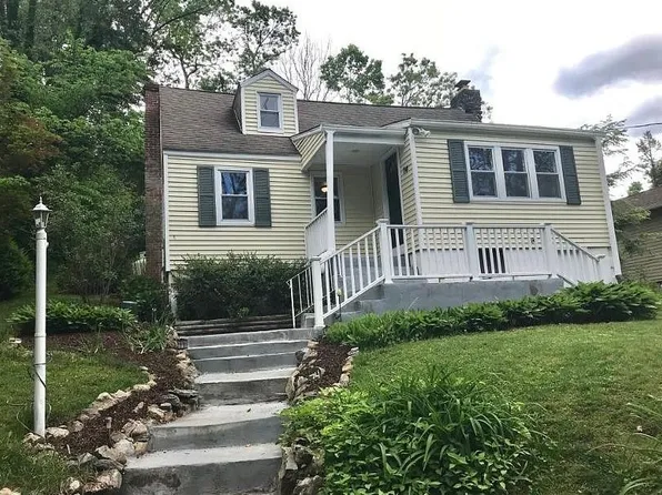 74 Lakeview Trl, Southbury, CT 06488