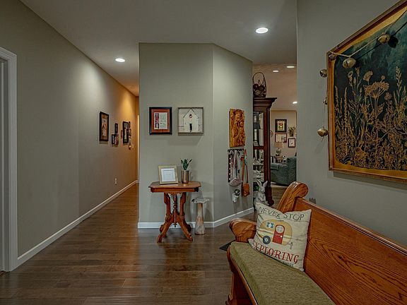 4th image of 4254 Fremar Dr