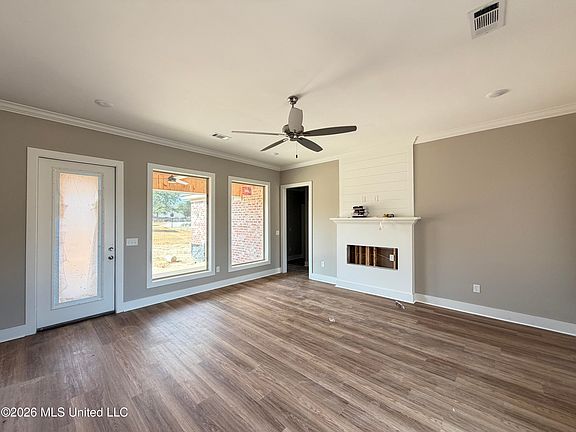4th image of 345 Brookfield Cir