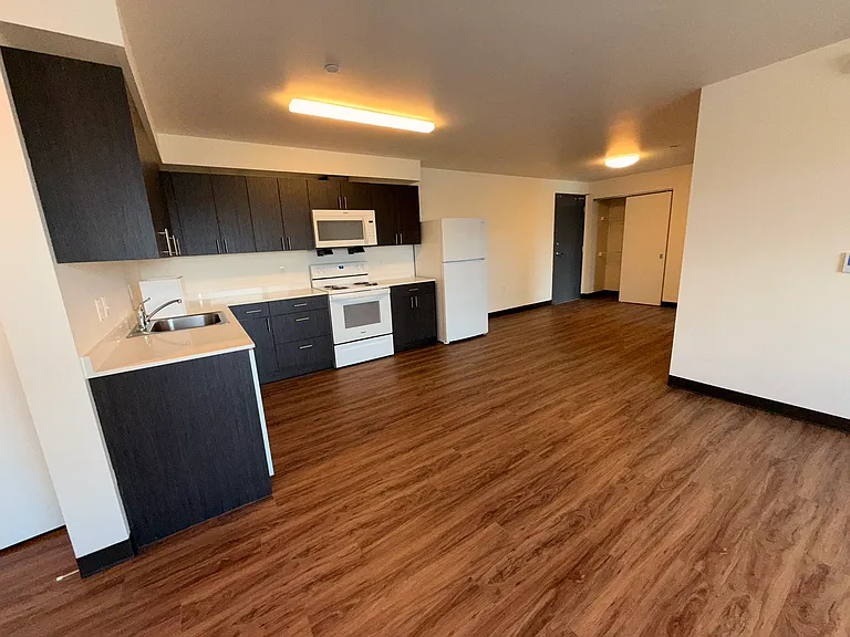 Nichols Court Apartments — Photo 29