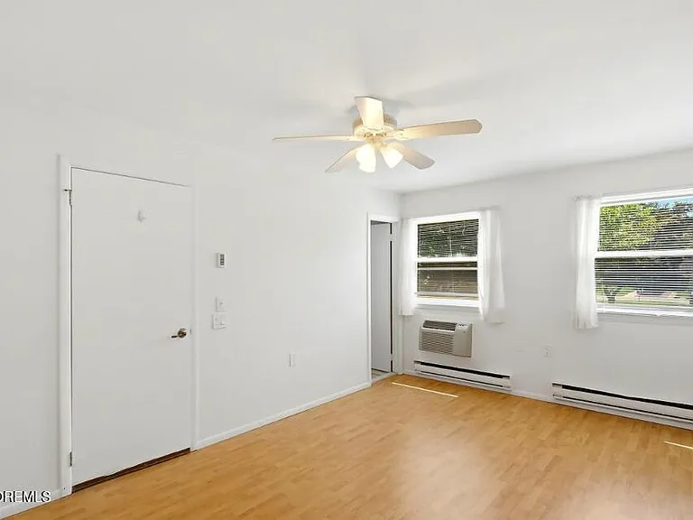 54 Constitution Blvd — Photo 12