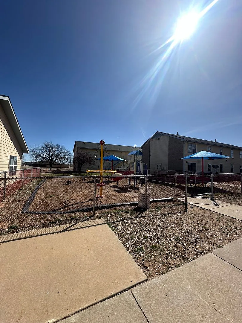 Echols 1500 - Sedona Apartments — Photo 2