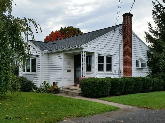 216 S Mulberry St photo 1