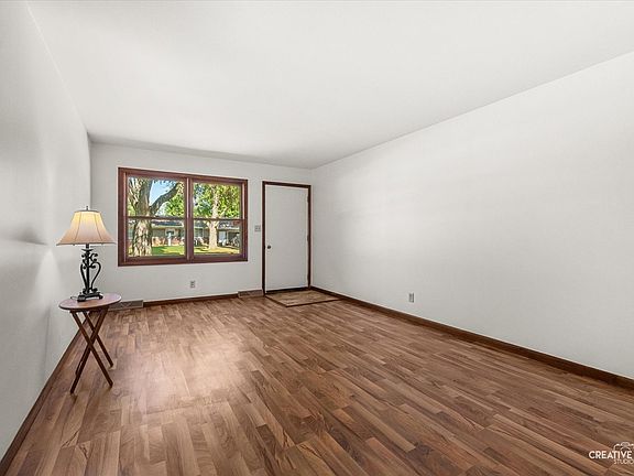 2nd image of 527-531 Prairie St