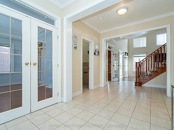 5th image of 52 Mount Royal Cir