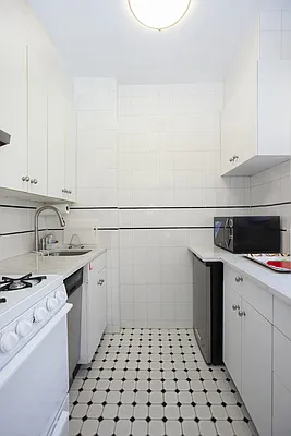 Rented by Oxford Property Group | media 4