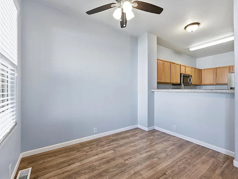 5882 Ensemble Hts — Photo 7