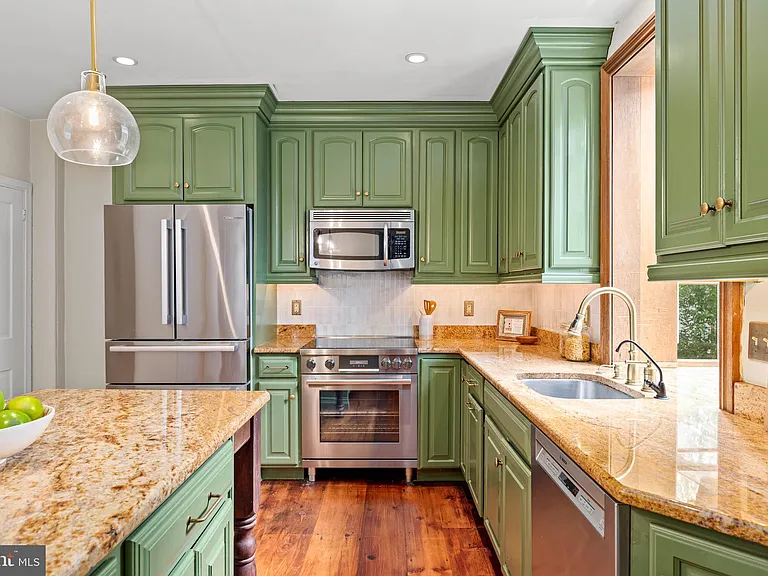 212 E Benezet St — Photo 14