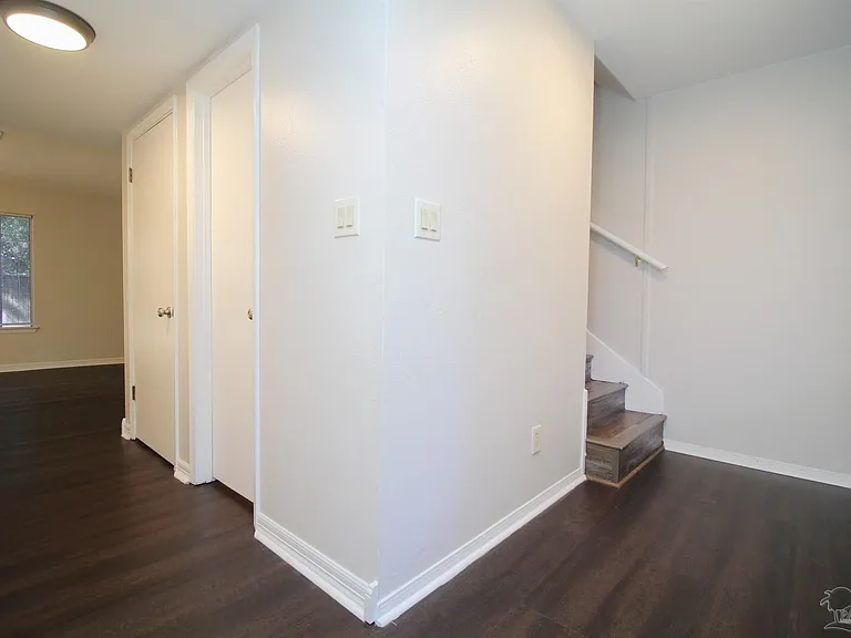 7225 Dogwood Terrace Dr — Photo 3