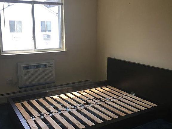 2nd image of 103 Lighthouse Ct #B