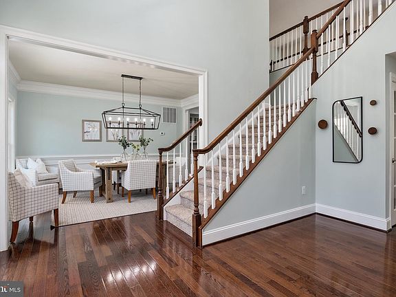 5th image of 334 Scherer Ln