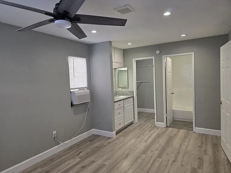 871 W San Ysidro Blvd W #1 — Photo 12