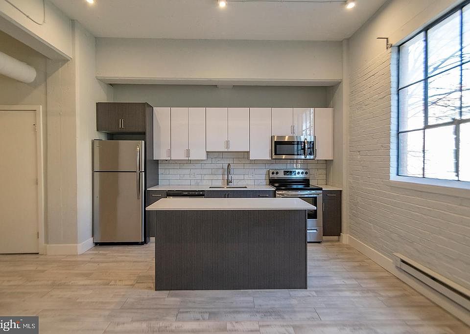 1st image of 413 S 13th St #205