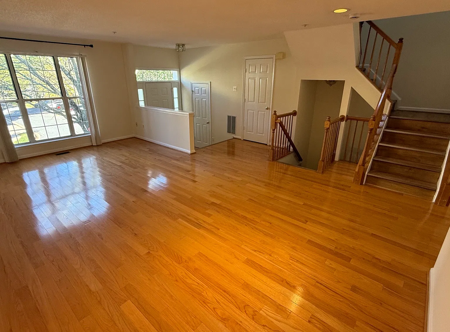 Vanderbilt Cir, Rockville — Photo 2