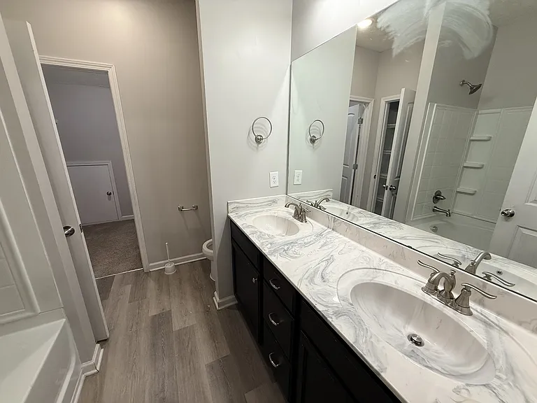 400 Rick McCormick Dr — Photo 16