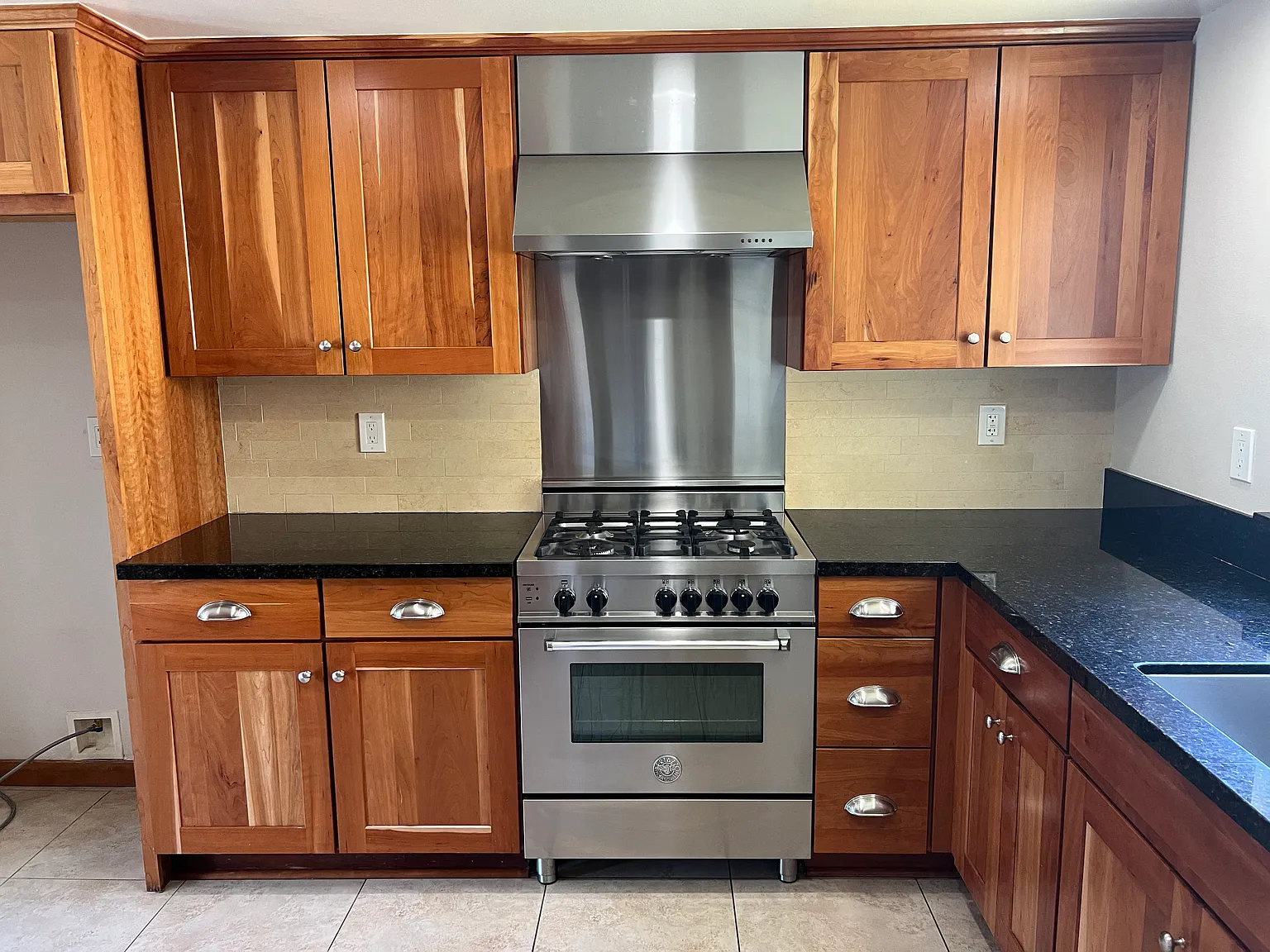 3 bed, 2.5 bath, 1672 sqft, $3,995 — Photo 3