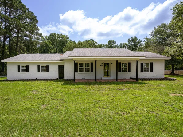 1133 Thompson Rd, Four Oaks, NC 27524