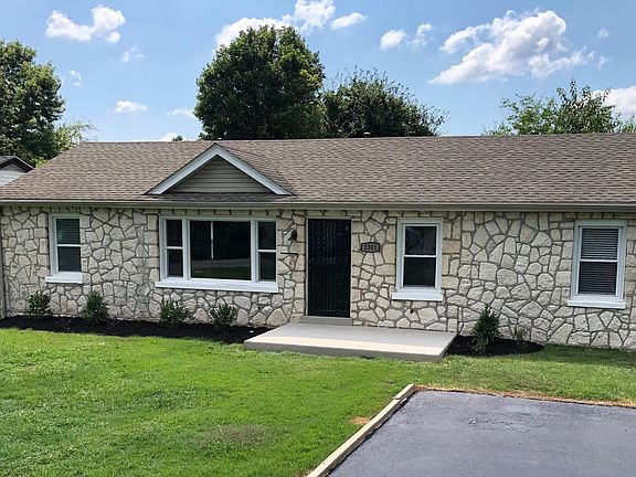 2nd image of 1301 Henry Dr
