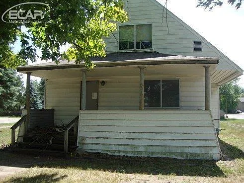 196 E State St photo 1