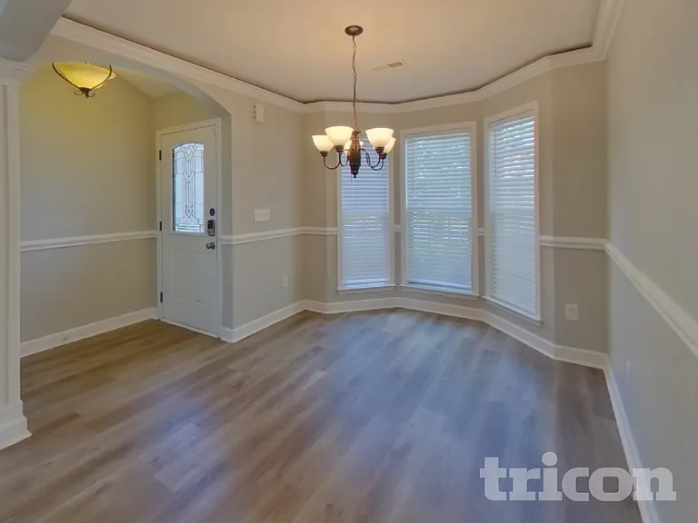 213 Dellwood Dr — Photo 5