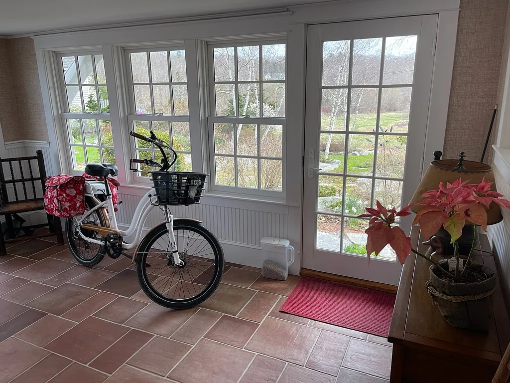 4 bed, 3698 sqft, $4,250 — Photo 3