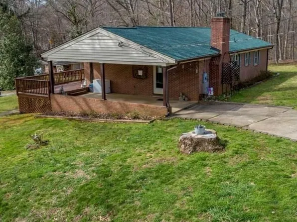 25 Valley St, Clarksville, VA 23927