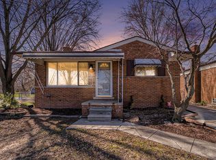 22346 Socia St, Saint Clair Shores, MI 48082