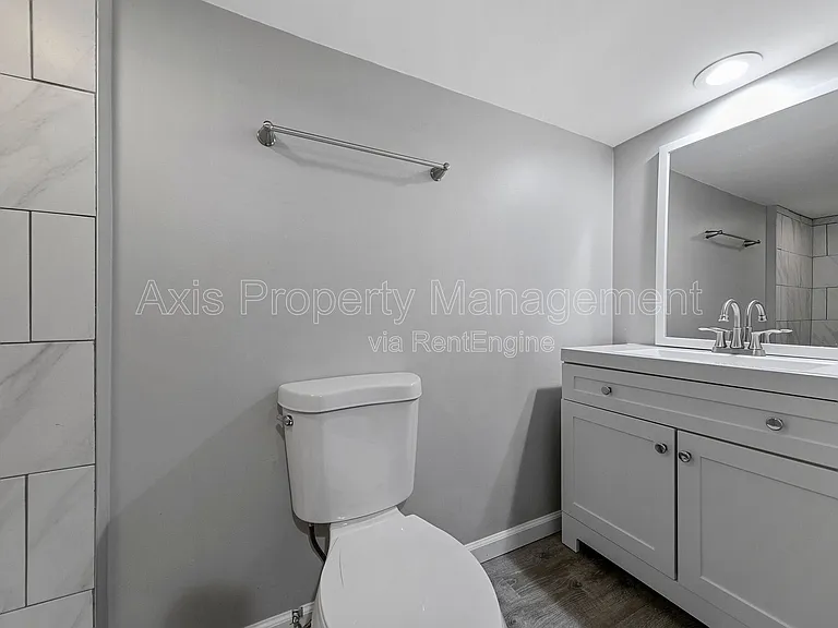 905 Russell Blvd — Photo 4