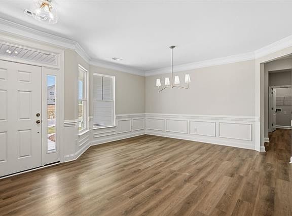 3rd image of 204 Kayfield Farms Dr