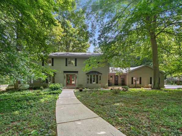 10265 River Shore Dr SE, Caledonia, MI 49316