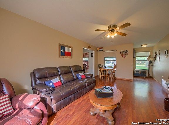 5th image of 112 Bramblewood Cir