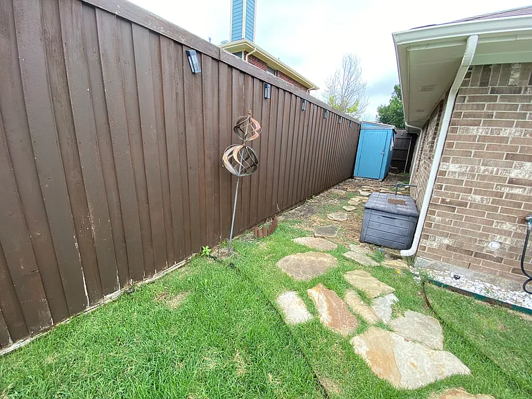 1011 Michelson Ln — Photo 15