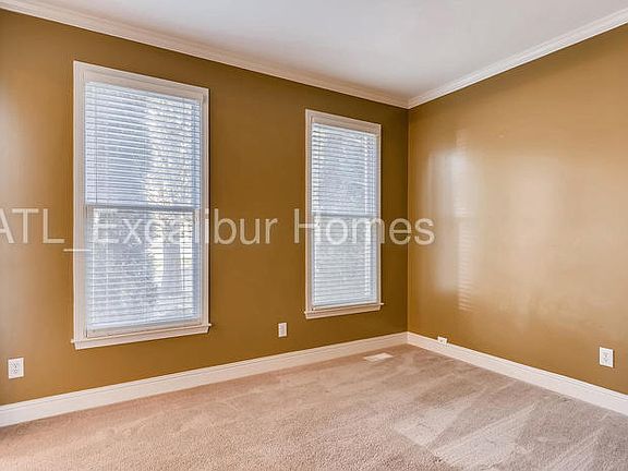2nd image of 2851 Calumet Farm Ln