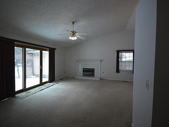 4th image of 469 Oak Hollow Dr
