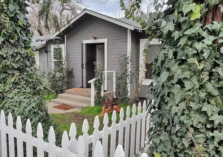 1218 N Cedar St — Photo 14