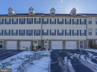 2776 Woodmont Dr, York, PA