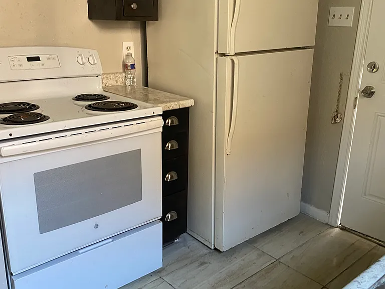 3413 Lantern Ln — Photo 15