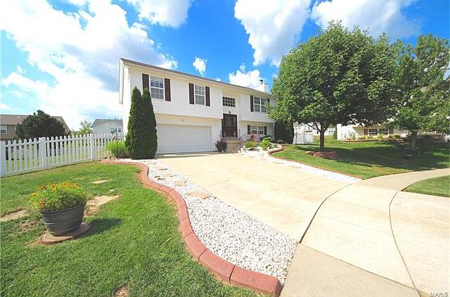 1st image of 321 Winding Way Ct