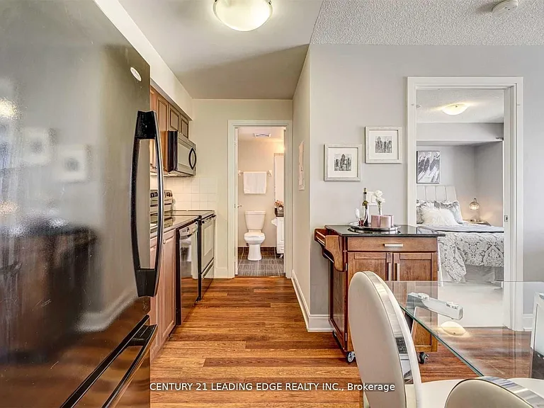135 Village Green Sq #2415 — Photo 9